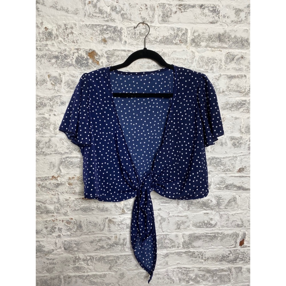 Front tie crop shirt